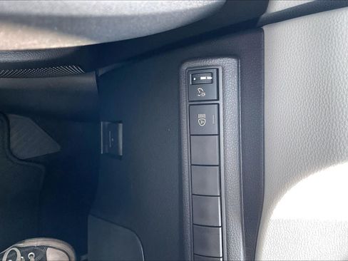 Used 2026 Toyota Corolla SE FWD image 32