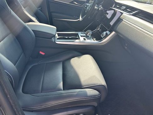 Used 2022 Jaguar XF R-Dynamic SE image 21