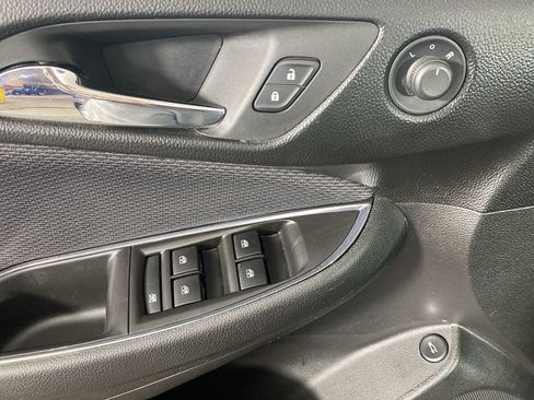 Used 2017 Chevrolet Cruze LT w/ Convenience Package image 23