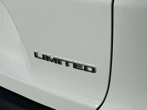 Used 2021 Jeep Cherokee Limited FWD image 6