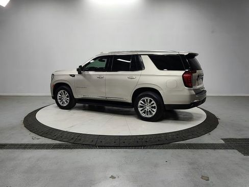 Used 2021 GMC Yukon SLT w/ SLT Luxury Plus Package image 5