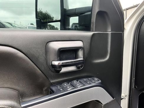 Used 2018 Chevrolet Silverado 1500 LT w/ All Star Edition AWD/4WD image 13