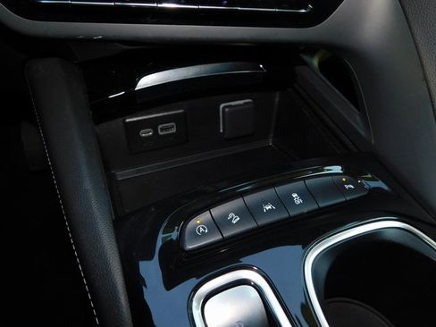 Used 2023 Buick Envision Preferred image 33