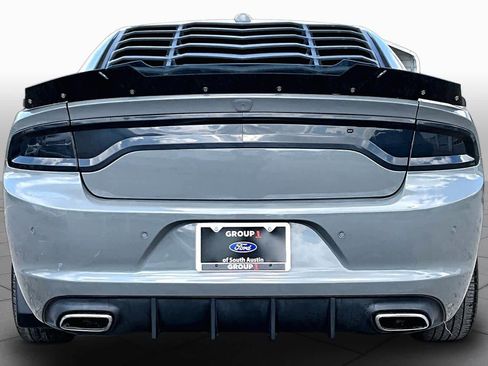 Used 2017 Dodge Charger SXT w/ Blacktop Package image 5