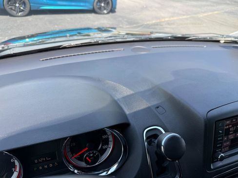 Used 2020 Dodge Grand Caravan SE FWD image 34