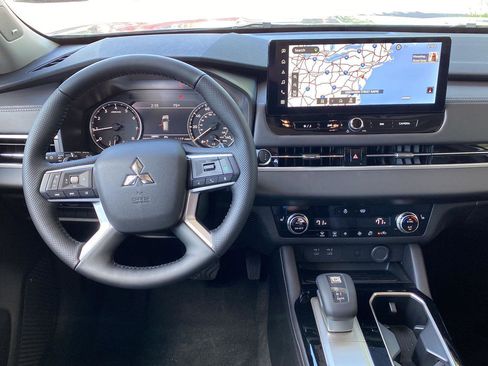 New 2026 Mitsubishi Outlander SE AWD/4WD image 14