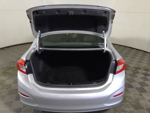 Used 2018 Chevrolet Cruze LS image 29