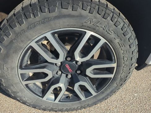 Used 2021 GMC Sierra 1500 AT4 w/ AT4 Value Package image 8