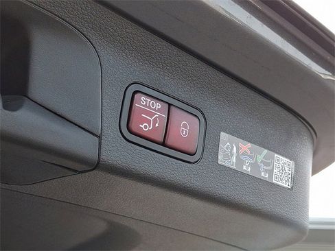 Used 2025 Mercedes-Benz GLS 450 4MATIC image 26