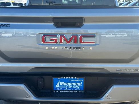 Used 2023 GMC Canyon Denali image 13