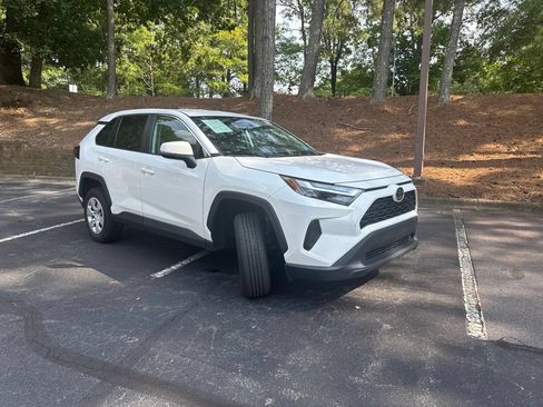 Used 2023 Toyota RAV4 LE FWD image 3