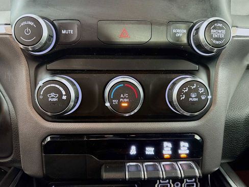 Used 2019 RAM 1500 Big Horn AWD/4WD image 13