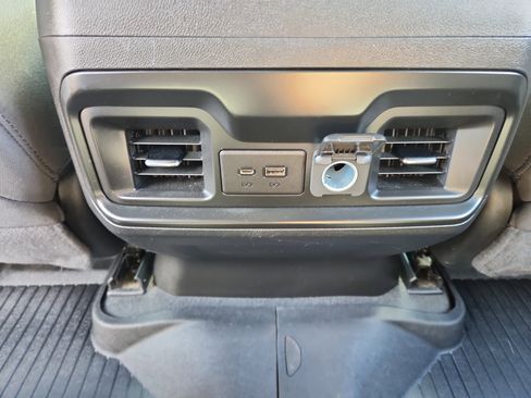 Used 2021 Chevrolet Silverado 2500 LT w/ Convenience Package image 25