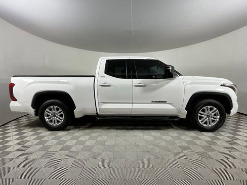 Used 2022 Toyota Tundra SR5 w/ SR5 Premium Package image 5