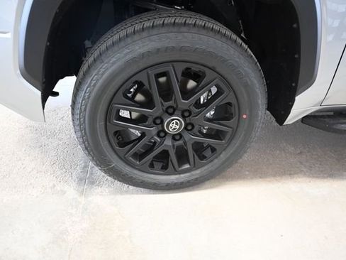 New 2026 Toyota Tundra Limited AWD/4WD image 34