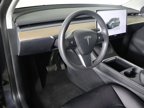 Used 2023 Tesla Model Y Long Range image 27