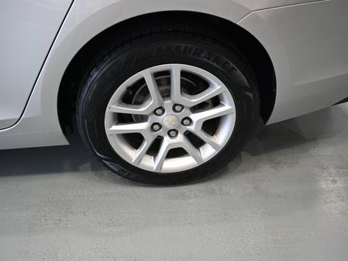 Used 2015 Chevrolet Malibu LT w/ Power Convenience Package FWD image 28