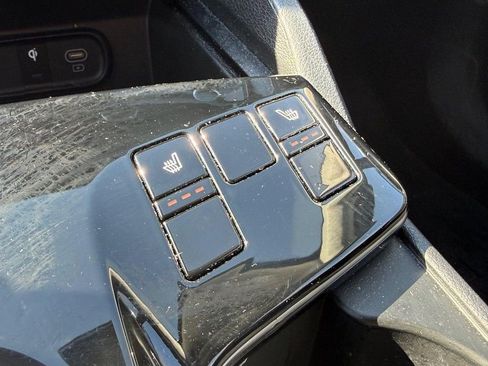 Used 2024 Kia Sportage EX w/ EX Premium Package image 23