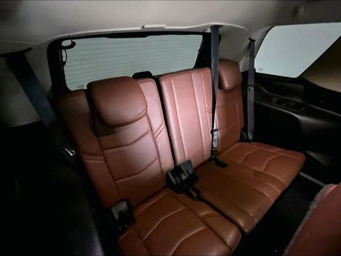 Used 2016 Cadillac Escalade Premium image 37