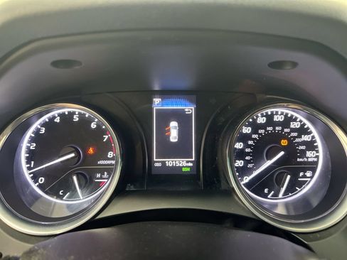 Used 2020 Toyota Camry LE w/ Convenience Package FWD image 12