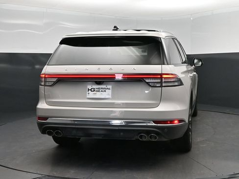 Used 2025 Lincoln Aviator Reserve w/ Luxury Package RWD image 7