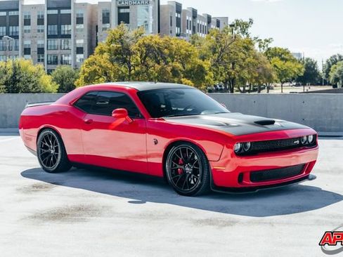 Used 2016 Dodge Challenger SRT Hellcat RWD image 46