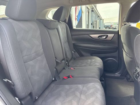 Used 2016 Nissan Rogue SV AWD/4WD image 30