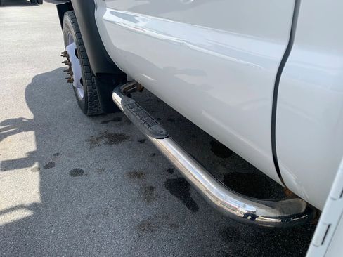 Used 2012 Ford F550 2WD Regular Cab Super Duty w/ Payload Upgrade Pkg image 5