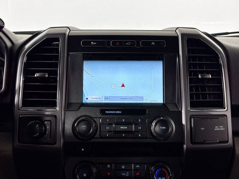 Used 2018 Ford F150 XLT w/ Equipment Group 302A Luxury image 24