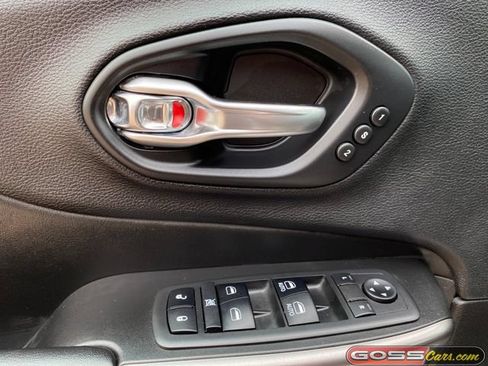 Used 2019 Jeep Cherokee Limited AWD/4WD image 24