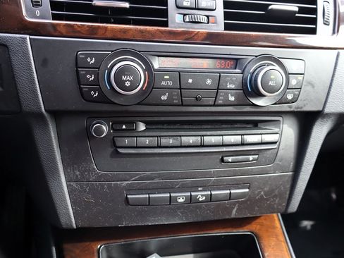 Used 2011 BMW 335i xDrive Sedan AWD/4WD image 27