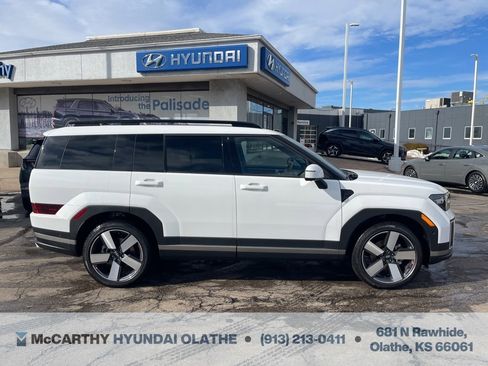 Used 2025 Hyundai Santa Fe Limited image 12