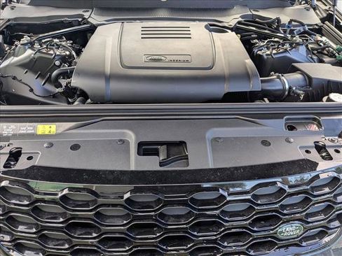 New 2025 Land Rover Discovery Dynamic SE image 16