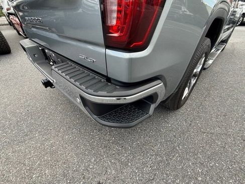 Used 2024 GMC Sierra 1500 SLT w/ SLT Premium Plus Package image 17