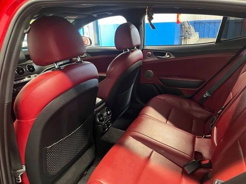 Used 2018 Kia Stinger GT1 RWD image 17