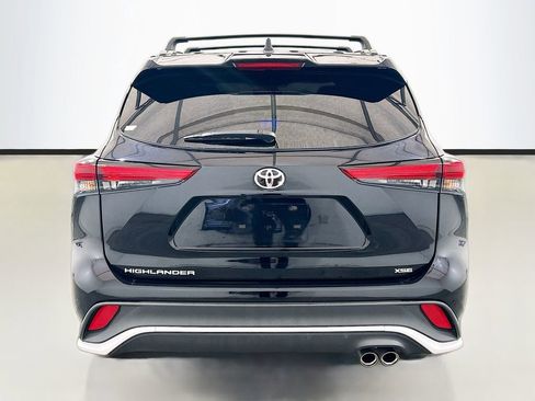 Used 2023 Toyota Highlander XSE FWD image 5