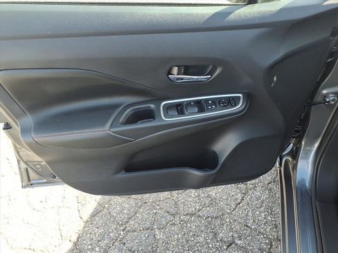 Used 2023 Nissan Versa SR w/ Trunk Package image 11