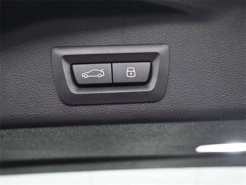 New 2025 BMW X5 xDrive50e image 16