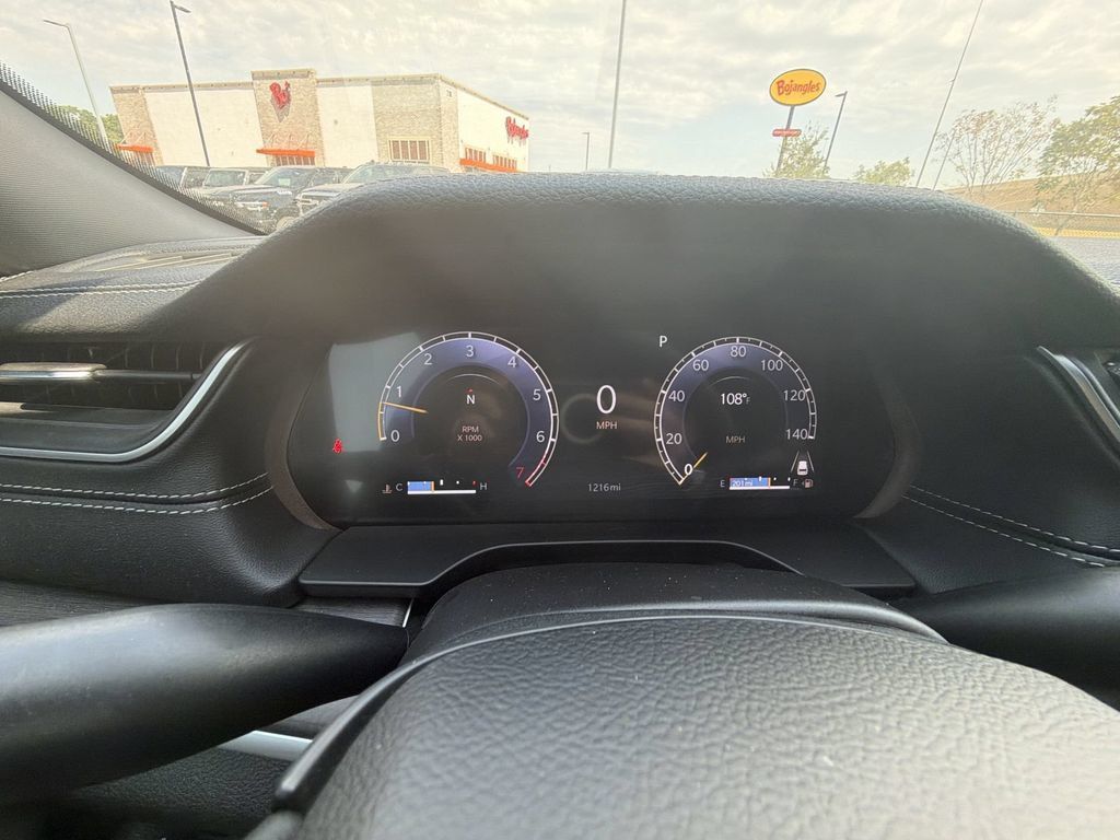 Used 2025 Jeep Grand Cherokee Limited RWD image 5