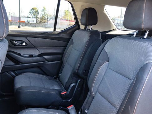 Used 2019 Chevrolet Traverse LT image 27