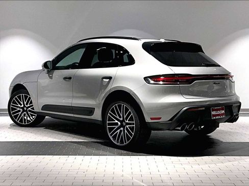New 2026 Porsche Macan image 3