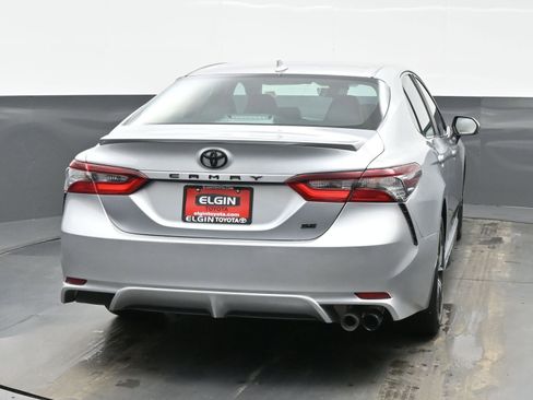 Used 2024 Toyota Camry SE image 5