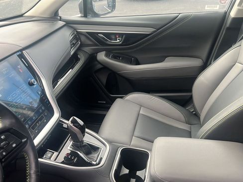 Used 2025 Subaru Outback Onyx Edition AWD/4WD image 18