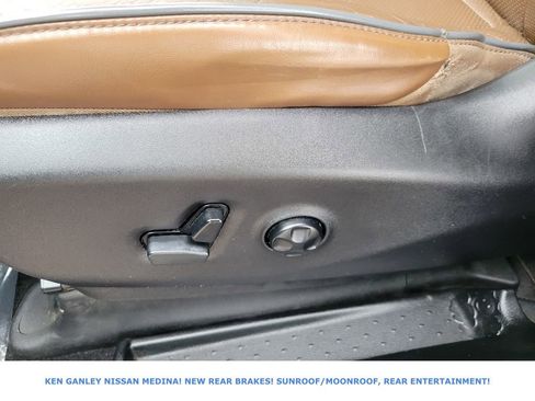 Used 2017 Chrysler Pacifica Limited image 35