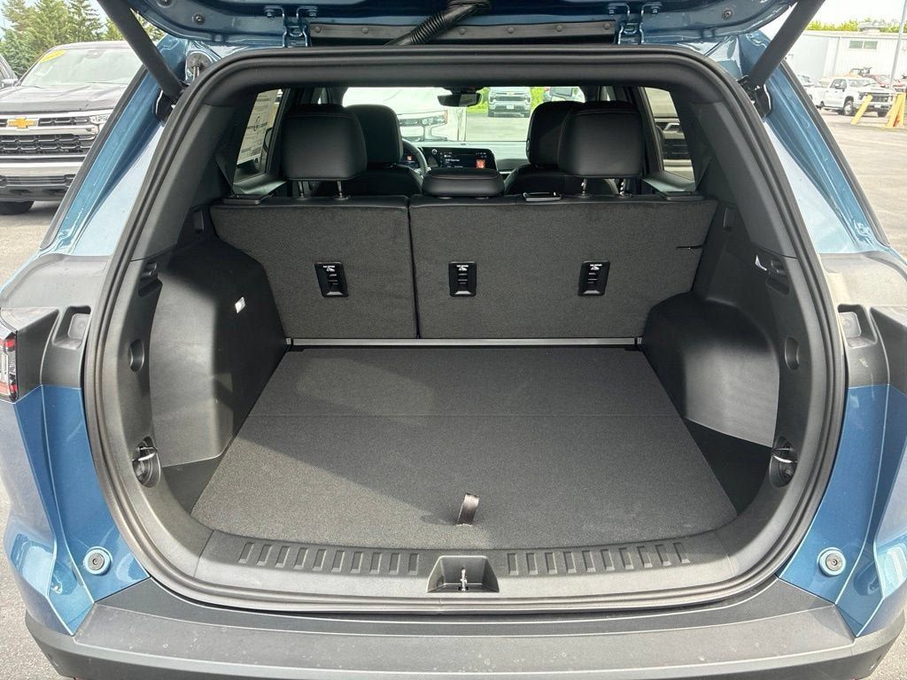 New 2027 Chevrolet Equinox RS w/ Safety and Technology Package AWD/4WD image 32