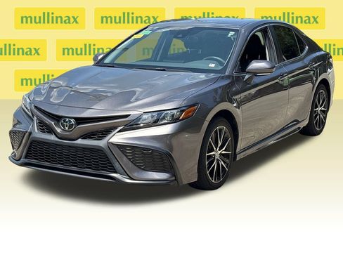 Used 2024 Toyota Camry SE FWD image 12
