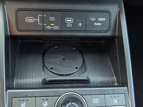 Used 2024 Hyundai Kona Limited AWD/4WD image 13