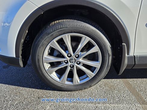 Used 2016 Toyota RAV4 Limited image 9