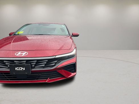 Used 2025 Hyundai Elantra Limited FWD image 24