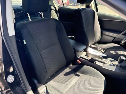 Used 2013 MAZDA MAZDA3 i Touring w/ Preferred Equipment Pkg FWD image 10